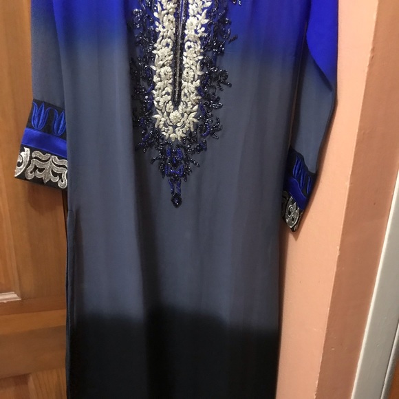 Dress - Picture 1 of 7